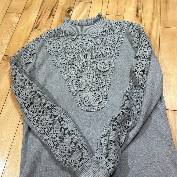Giani Mock-Neck Sweater - Picture 6 of 8